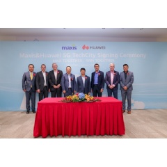 Maxis and Huawei signing a Memorandum of Understanding (MoU) at Huawei’s Headquarters in Shenzhen.