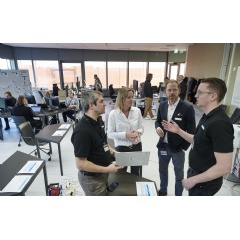 The work in Karolinskas Command center is led by Andreas Fabó from Scania, Sara Lindholm and Martin Tegner, Karolinska and Tobias Rydin, Scania.