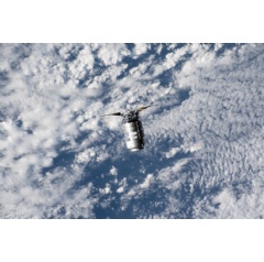 Northrop Grumman’s Cygnus cargo craft approaches the International Space Station delivering about 7,500 pounds of research and supplies to the Expedition 62 crew.
Credits: NASA