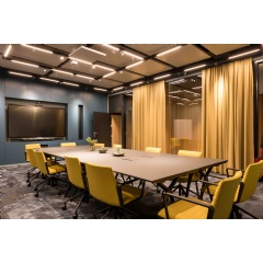 Sennheiser’s TeamConnect Ceiling 2 fits elegantly into the modern appearance of the Mercato conference room