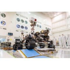 Engineers observe the first driving test for NASAs Mars 2020 Perseverance rover in a clean room at NASAs Jet Propulsion Laboratory in Pasadena, California, on Dec. 17, 2019.
Credits: NASA/JPL-Caltech