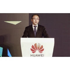Sun Gang, Director of Huawei’s Talent Ecosystem Development Department, gives a speech.