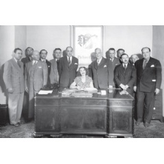 Tillie Lewis and brokers, 1945

Courtesy of Haggin Museum