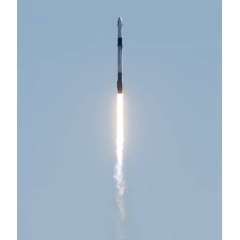 A SpaceX Falcon 9 rocket carrying the companys Crew Dragon spacecraft is launched on Axiom Mission 1 (Ax-1) to the International Space Station with Commander Michael Lpez-Alegra of Spain and the United States, Pilot Larry
Credits: NASA/Joel Kowsk