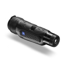 With the two interchangeable lenses with focal lengths of 20 mm to 40mm, the ZEISS DTI 6 can be easily adapted to different hunting situations.
