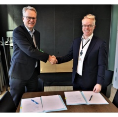 Elkem’s CFO, Morten Viga and EVP Markets in Statkraft, Hallvard Granheim signing the power agreement.