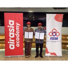 Photo caption: President (Investments & Ventures) Capital A, Aireen Omar and General Manager of FELCRA Education Services Sdn. Bhd. (FESSB), Y.Bhg Dato Hazrinor Hisham Harun embarking on a strategic partnership in Kuala Lumpur