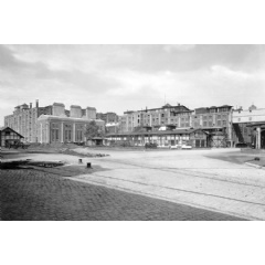 With the construction and start-up of its own adhesives factory in Düsseldorf, Henkel began selling adhesive products on June 26, 1923.