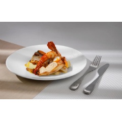 Filet de bar et crevettes aux girolles faon bouillabaisse par Rgis Marcon.  air france
