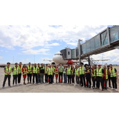 AirAsia Philippines, Mactan-Cebu International Airport Authority, and GMR Megawide Cebu Airport Corporation personnel joined hands to kick off the week-long celebration of AirAsia Safety Day in Cebu