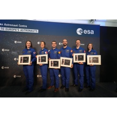 ESA’s astronaut class of 2022 including Sophie Adenot, Rosemary Coogan, Pablo Álvarez Fernández, Raphaël Liégeois, Marco Sieber, and Australian Space Agency’s Katherine Bennell-Pegg during their graduation ceremony.
CREDIT
ESA - P. Sebirot
