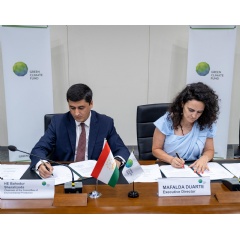 GCF Executive Director Mafalda Duarte and Chairman of the Committee of Environment Protection Sheralizoda Bahodur Ahmajon signed the privileges and immunities agreement between GCF and Tajikistan.