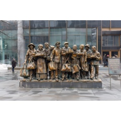 “Glimpses of Flourishing” is an exhibition from the Flourishing Society, who translated sociological research into memorable AI-assisted images. As they write: “one key step to shape a successful and sustainable future is to imagine it”.