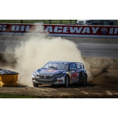 Oliver Eriksson navigates through the dirt at Lucas Oil Raceway.