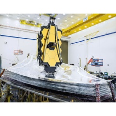 Thousands of parts must work correctly, in sequence, to unfold NASAs James Webb Space Telescope into its final configuration, all while it flies to a destination nearly 1 million miles away.
Credits: NASA/Chris Gunn