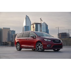 Chrysler Pacifica Earns Parents Best Family Car Honors for Third Consecutive Year