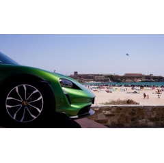 Taycan Cross Turismo, GKA Big Air World Championships, Tarifa, Spain, 2022, Porsche AG (See complete caption below)