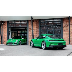 911 GT3 RS 4.0 (997) and 911 GT3 Touring in Essmanngreen, 2023, Porsche AG
911 GT3 with Touring Package: Fuel consumption* combined (WLTP) 12.9 l/100 km, CO₂ emissions* combined (WLTP) 293 – 292 g/km