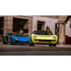 Automobili Lamorghini Miura - The First Supercar