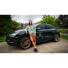 Iga Swiatek, Cayenne Turbo GT, Western & Southern Open, Cincinnati, 2023, Porsche AG

Cayenne Turbo GT: no offer in Europe, Japan, Hongkong, Taiwan, India, Singapore