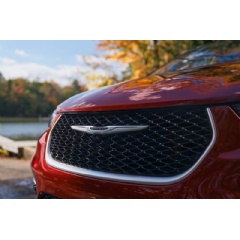 Chrysler Pacifica Pinnacle in Red Hot, a new color for 2024