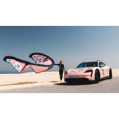 Liam Whaley, Taycan 4 Cross Turismo, Duotone Kite, 2023, Porsche AG

(see complete caption below)