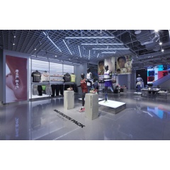 Nike Ginza provides trialing for the latest running silhouettes so runners can get a firsthand sense of how the shoe feels underfoot.