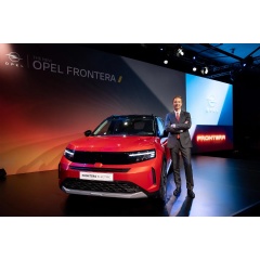 World premiere in Istanbul: Opel CEO Florian Huettl presents the new Frontera