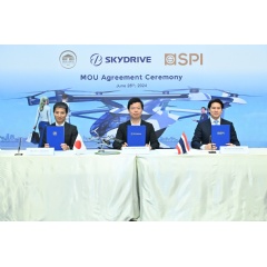 Caption: From left, Shinji Suyama, Managing Director of Saha Tokyu, Tomohiro Fukuzawa, CEO of SkyDrive and Vichai Kulsomphob,Chairman of the Executive Board of SPI