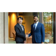 (Image of Hiroshi Nakamura, President & CEO, FET SYSTEM INC. and Abhijay Sandilya, Managing Director, Japan & Micronesia, IHG Hotels & Resorts and CEO of IHG ANA Hotels Group Japan)