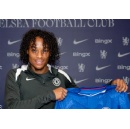 Kiano Dyer signs new Chelsea contract and seals loan switch