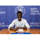 Genesis Antwi signs new Chelsea contract