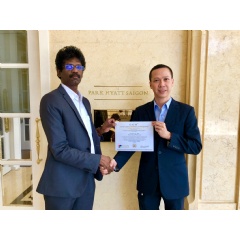 Do Van Long receives the Certification from Rajkumar Kanagasingam, President, Fintech Association of Sri Lanka (FASL) and GAFM Representative in Sri Lanka and The Maldives, at Park Hyatt Saigon, Vietnam.