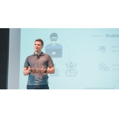 Stefan Streichsbier, Founder and CEO of GuardRails Pte. Ltd giving a presentation at the ICE71 Demo Day on the cyber threats organisations face. Photo credits: GuardRails Pte. Ltd.