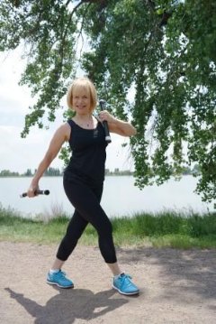 June Kahn, nationally-recognized Pilates and Health Master instructor/teacher trainer, and member of Team Body Bar, created the Flex Trek workout.